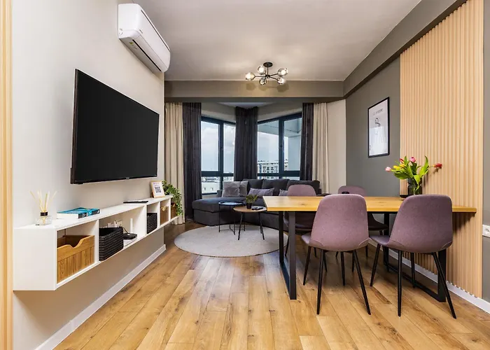 Modern 2br In Westpoint Close To Medical Uni